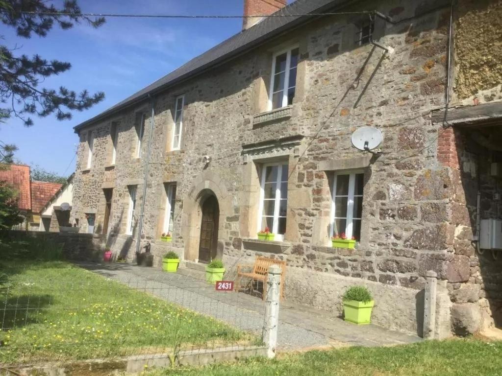 La Petellerie, Maison De Campagne Avec Piscine Pour Un Sejour Detente Moyon Exteriör bild