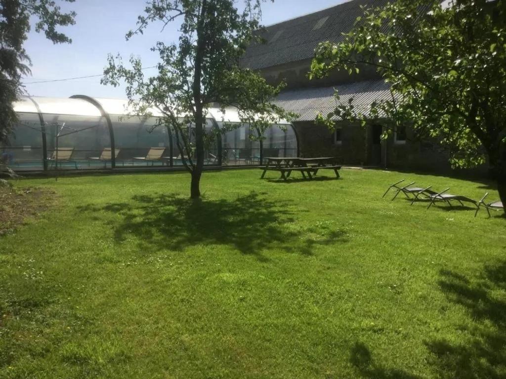 La Petellerie, Maison De Campagne Avec Piscine Pour Un Sejour Detente Moyon Exteriör bild