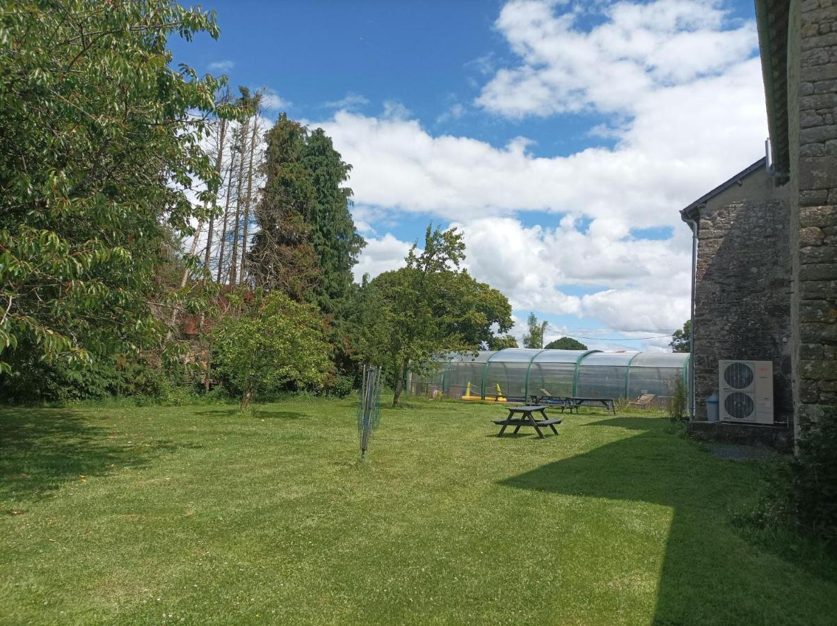 La Petellerie, Maison De Campagne Avec Piscine Pour Un Sejour Detente Moyon Exteriör bild